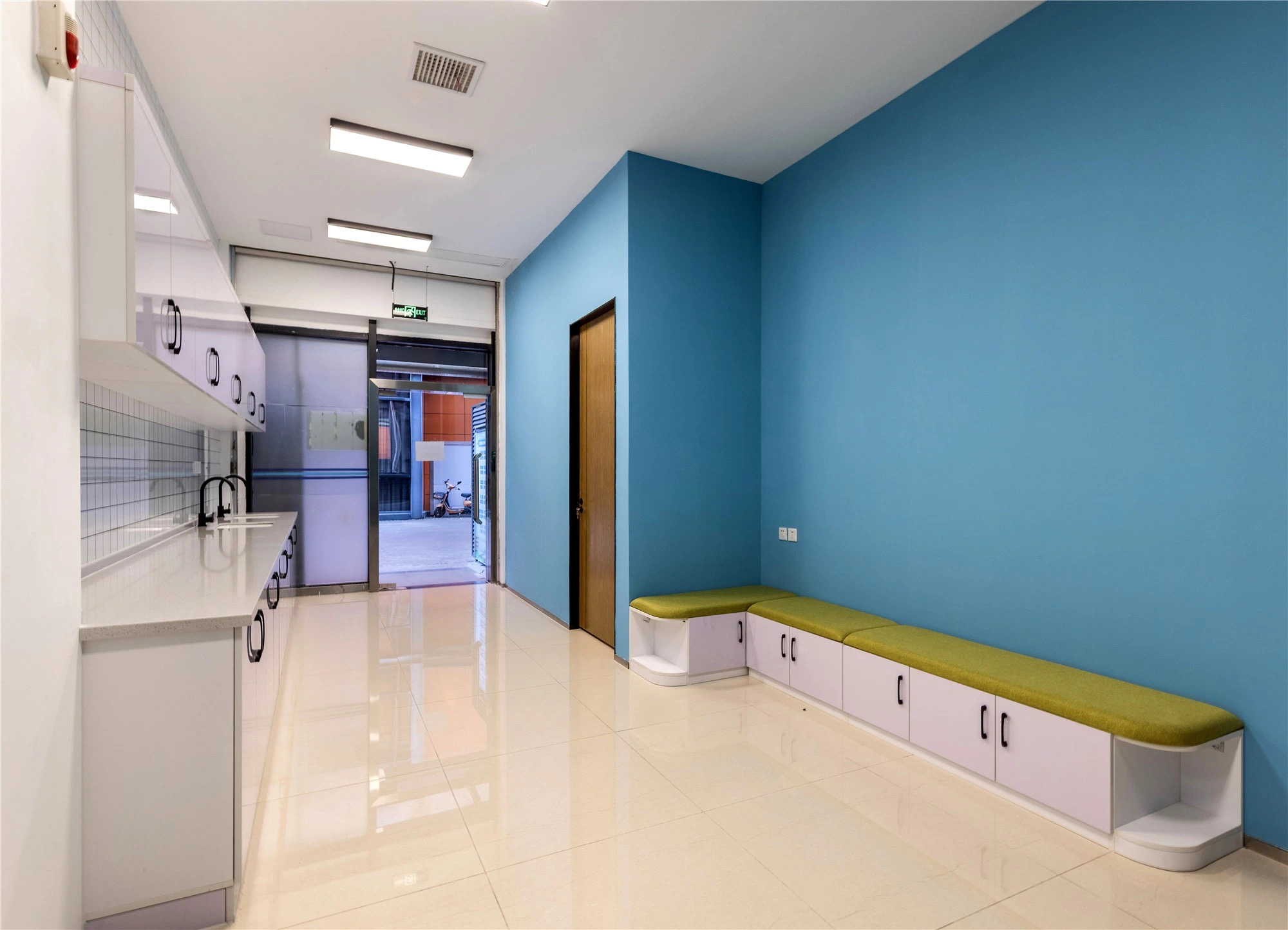 【案例賞析】武漢市車都天然氣營(yíng)業(yè)廳完工實(shí)景展示，開放多元，活力共享！(圖8)