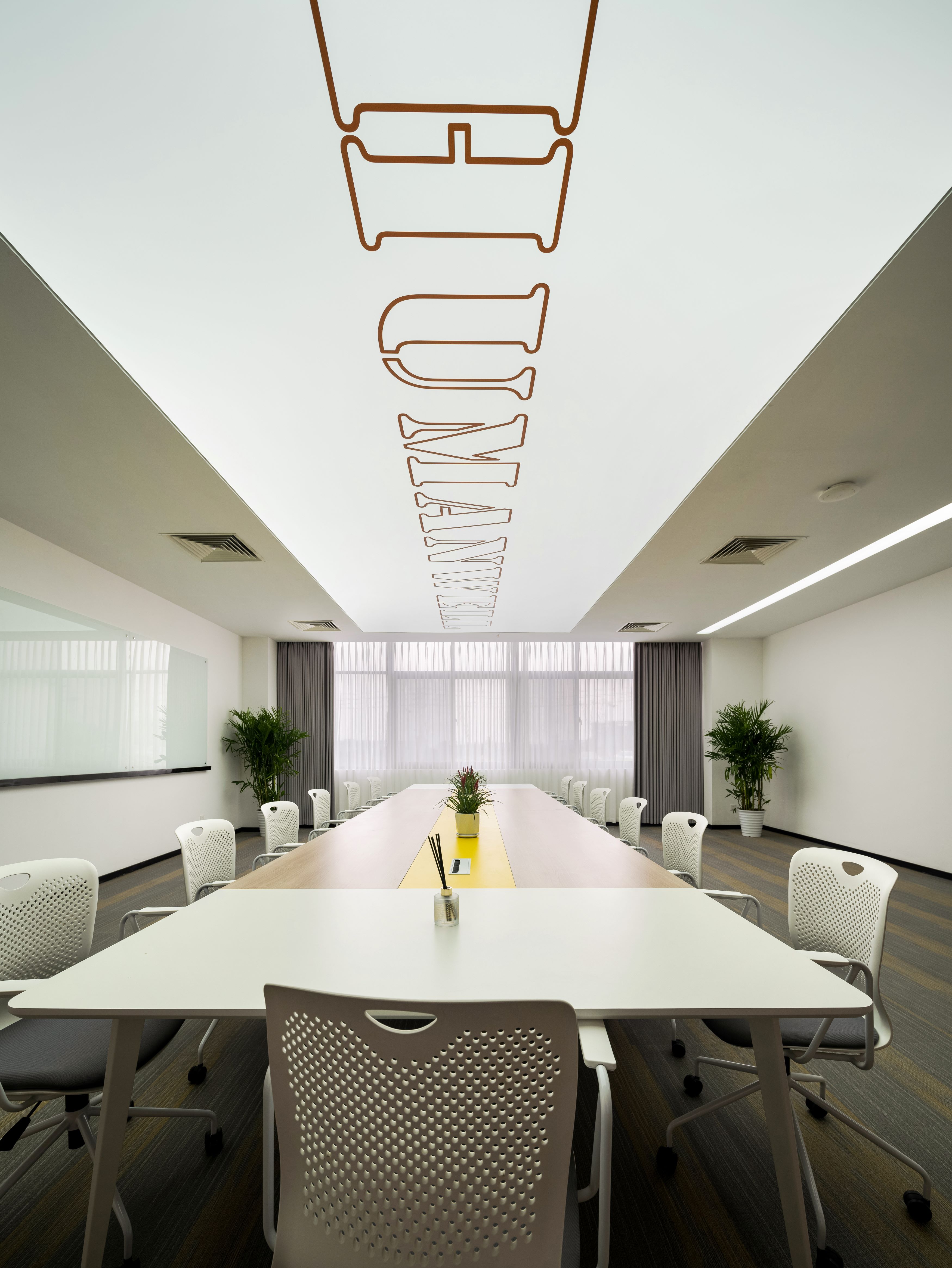 【完工案例】人福醫(yī)藥黃岡總部辦公室裝修完工！(圖5)