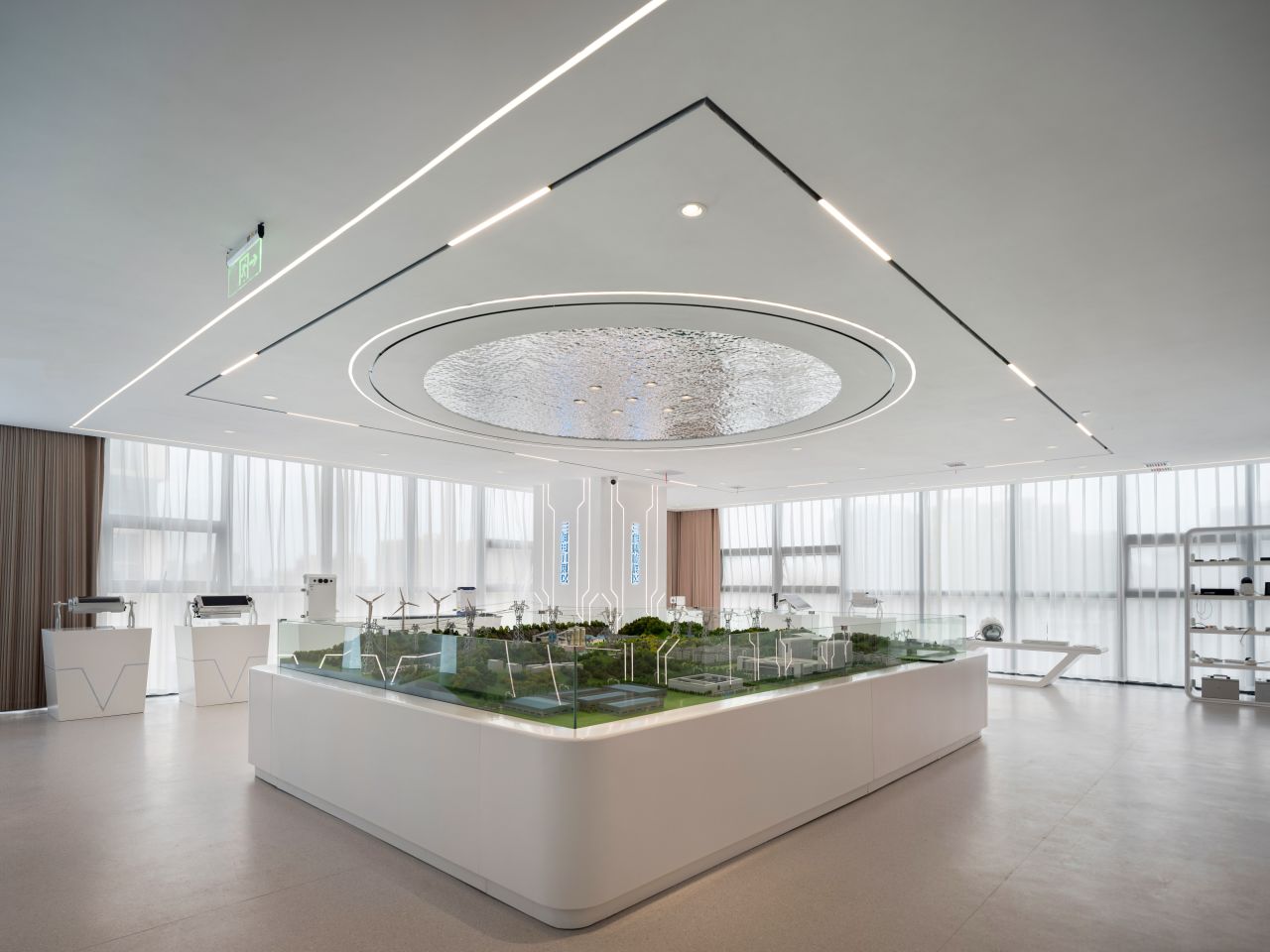 【完工案例】三相電力8000+㎡辦公室裝修項目圓滿交付并投入使用(圖7) 【完工案例】三相電力8000+㎡辦公室裝修項目圓滿交付并投入使用(圖7)