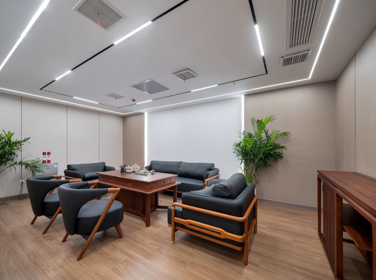 【完工案例】三相電力8000+㎡辦公室裝修項目圓滿交付并投入使用(圖38) 【完工案例】三相電力8000+㎡辦公室裝修項目圓滿交付并投入使用(圖38)