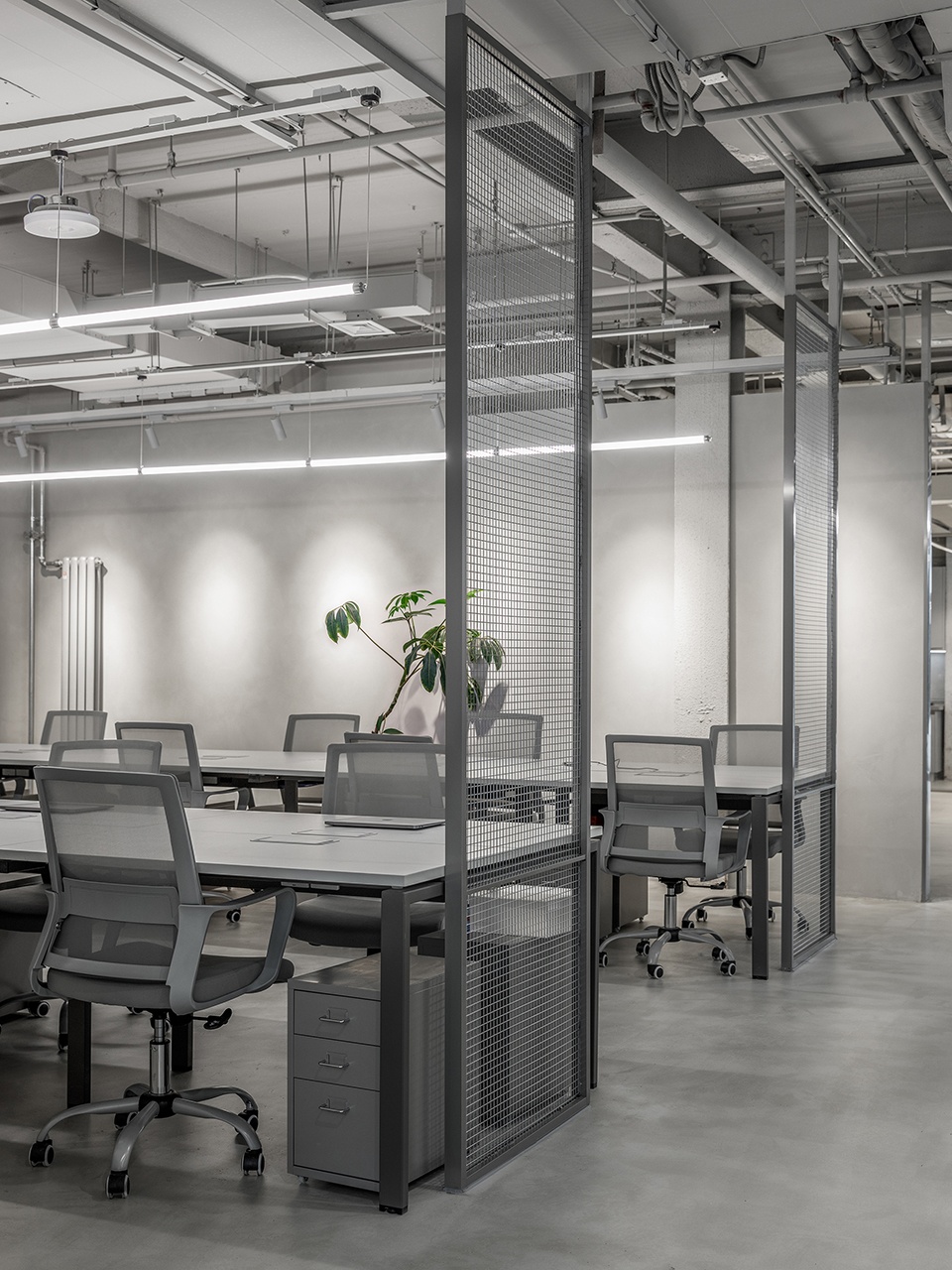 辦公室裝修設(shè)計,粗狂的線條走進工業(yè)之美！(圖2)